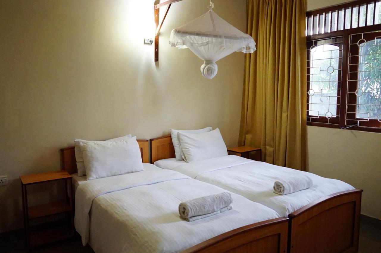 Sunshine Tourist Rest Hotel Anuradhapura Exterior photo